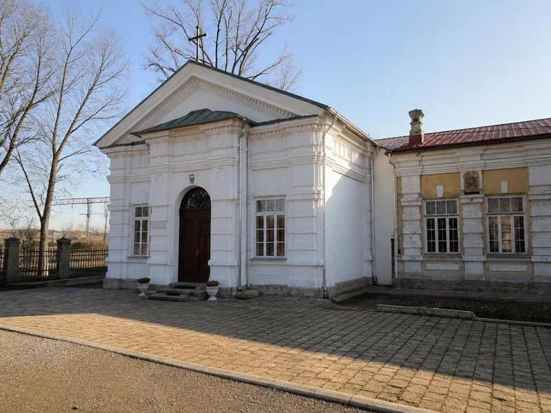 Kaplica Rzymskokatolicka pw. Imienia Maryi i św. Stanisława Biskupa i Męczennika, atrakcja w pobliżu dworca Białystok Zielone Wzgórza