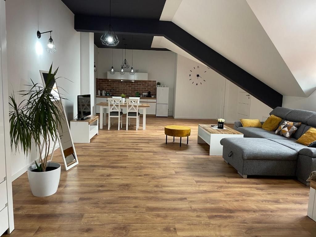 Apartament Rynek 13 z parkingiem - Centrum Bochni, place to stay near Bochnia station