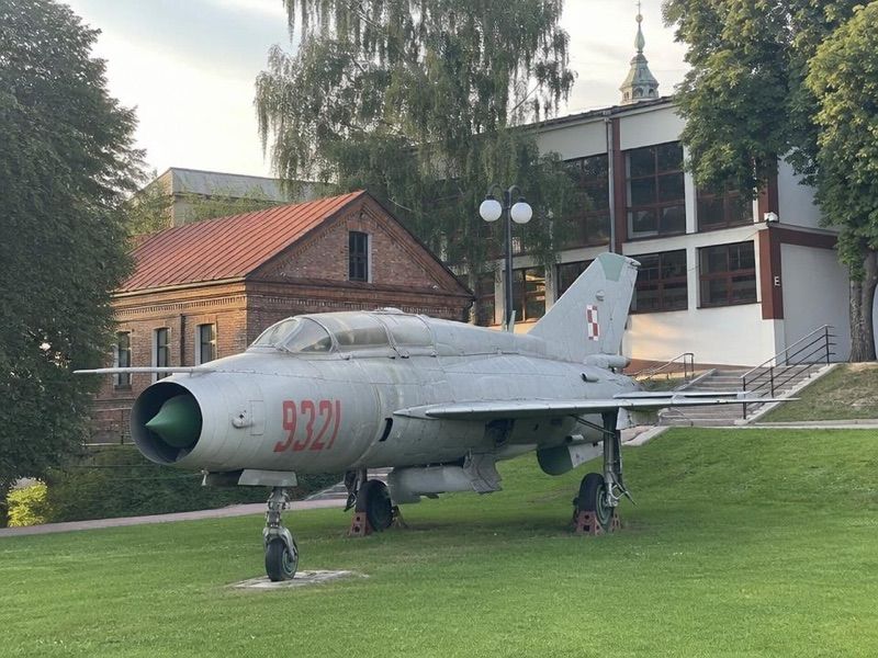 Pomniki lotnicze, atrakcja w pobliżu dworca Chełm