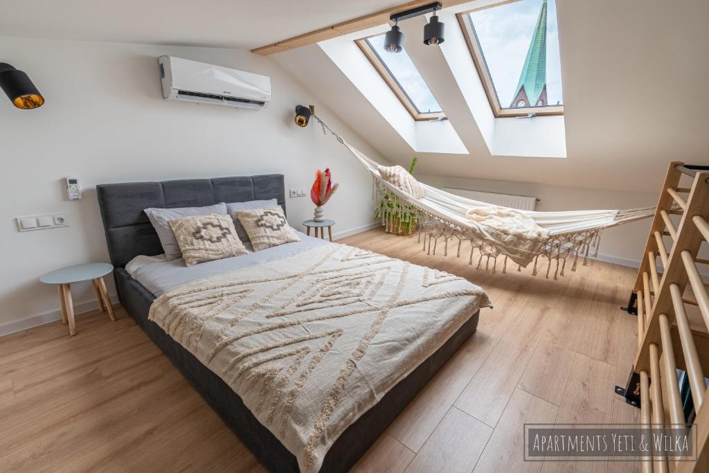 Apartamenty Yeti & Wilka w Centrum Chorzowa: Wilk, place to stay near Chorzów Miasto station