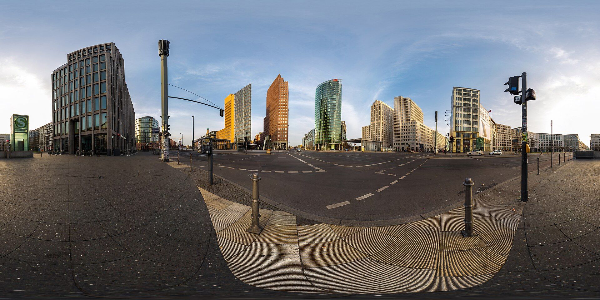 Plac Poczdamski, atrakcja w pobliżu dworca Berlin Hauptbahnhof