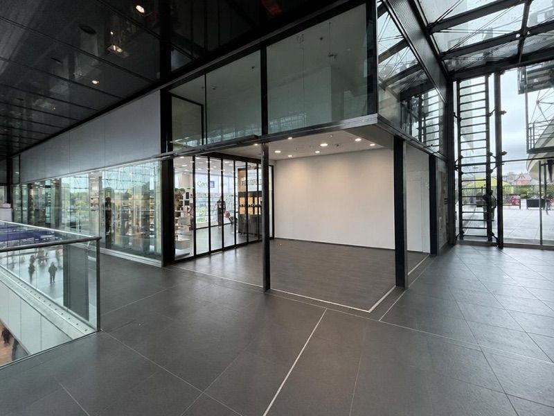 Apotheke Berlin Hauptbahnhof, sklep przy dworcu Berlin Hauptbahnhof