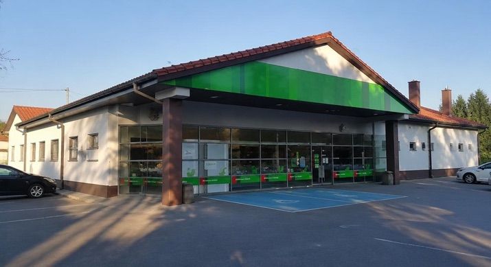 Delikatesy Centrum, sklep przy dworcu Dobiegniew
