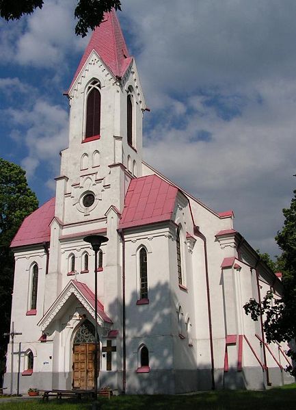 Parafia Rzymskokatolicka św. Jana Nepomucena w Dorohusku, atrakcja w pobliżu dworca Dorohusk
