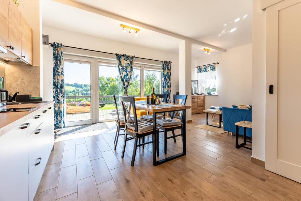 Dusznickie Apartamenty z widokiem, place to stay near Duszniki-Zdrój station