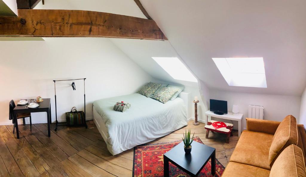 "Belle-vue" Cocon de charme, place to stay near Gare de Rennes station