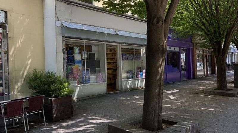 Baban Pharmacy, sklep przy dworcu Euston