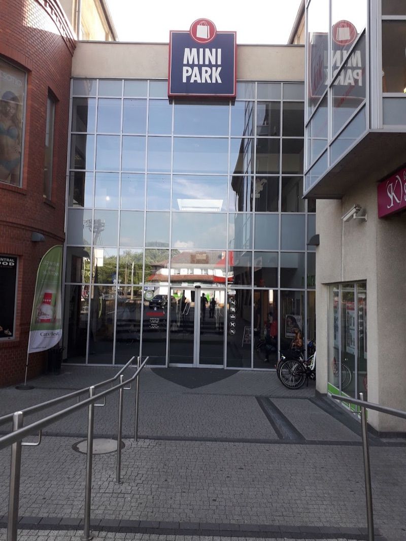 Mini Park Goleniów, shopping mall near Goleniów station