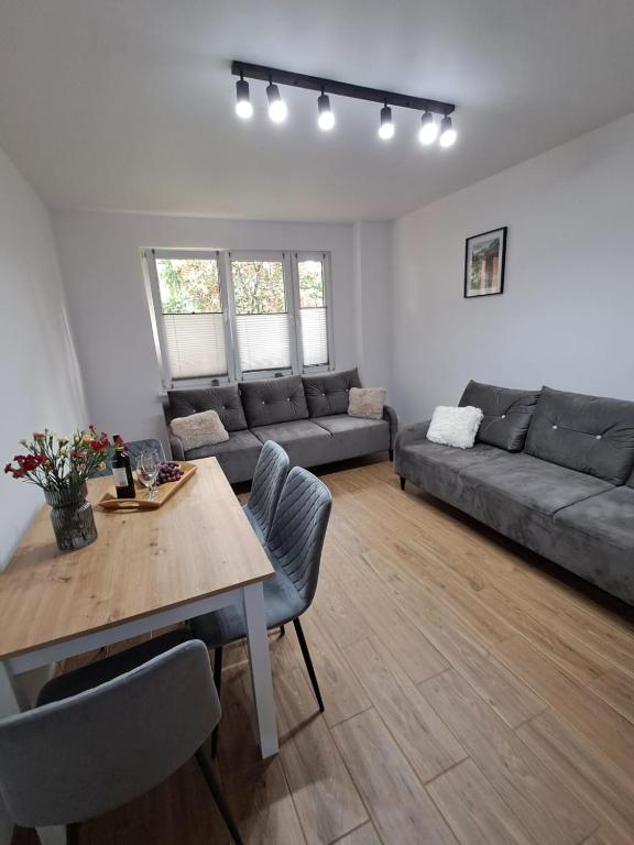 Apartament przy stawach, place to stay near Grodzisk Mazowiecki station