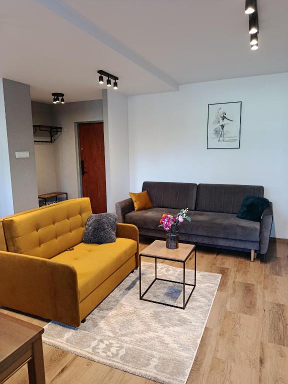 Apartament Dworska, place to stay near Grodzisk Mazowiecki station