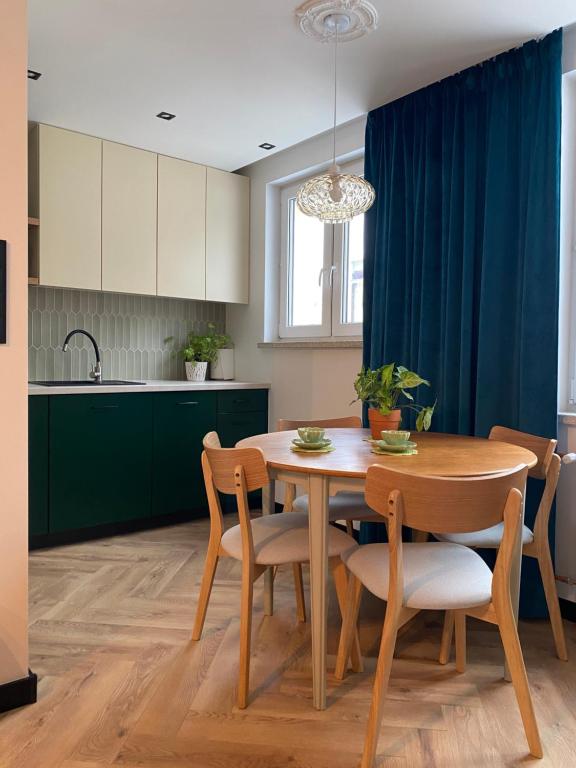 ZIELONE DRZWI Hajnówka, place to stay near Hajnówka station