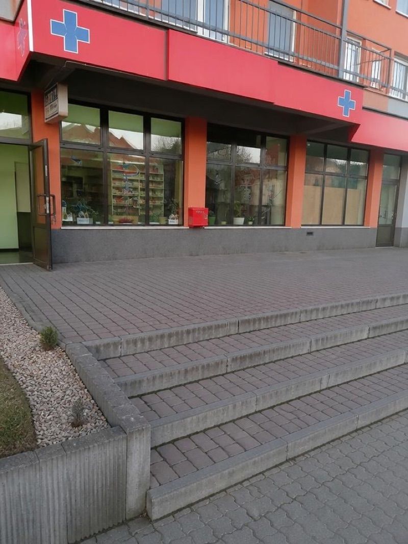 Apteka Auris, sklep przy dworcu Jędrzejów