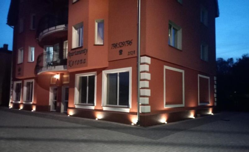 APARTHOTEL Apartamenty KORONA noclegi przy Termach Cieplickich 10proc rabatu do TERM Jelenia Góra Cieplice SELF CHECK IN 24h Parking, place to stay near Jelenia Góra Cieplice station