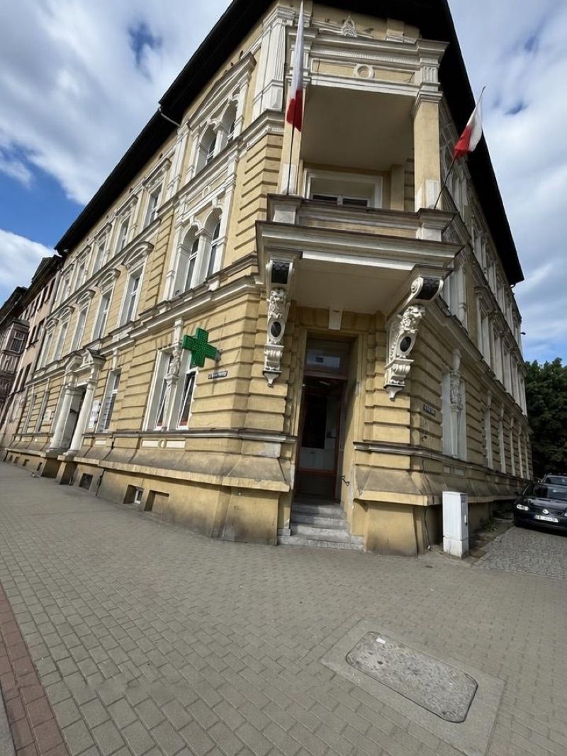 DOZ Apteka Dbam o Zdrowie, sklep przy dworcu Kłodzko Miasto