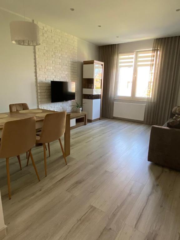 Apartament DeLux WHITE Konin, place to stay near Konin station