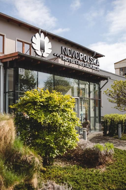 Novopolska - Hotel i Restauracja, place to stay near Kościan station