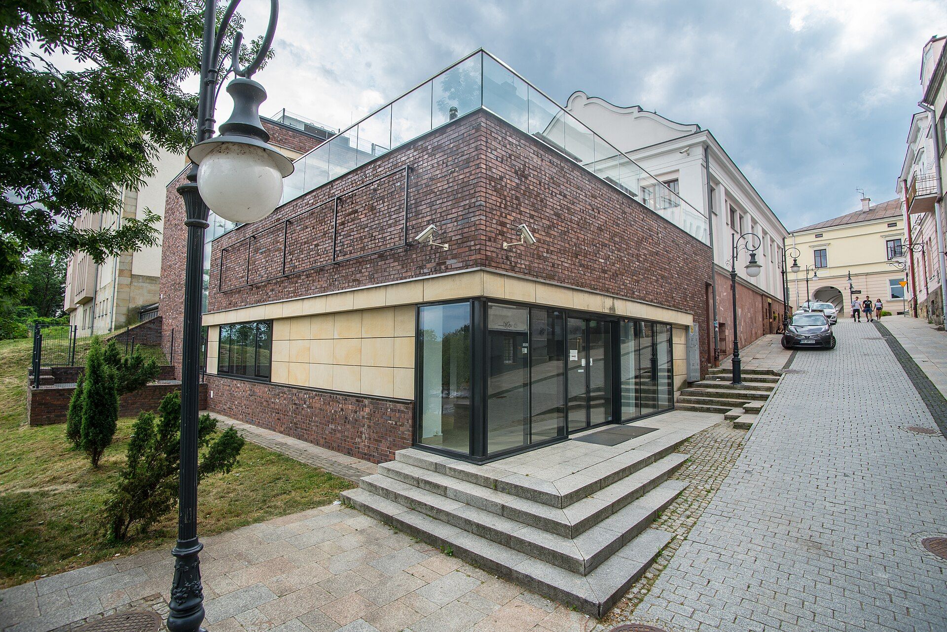 Centrum Dziedzictwa Szkła w Krośnie, atrakcja w pobliżu dworca Krosno
