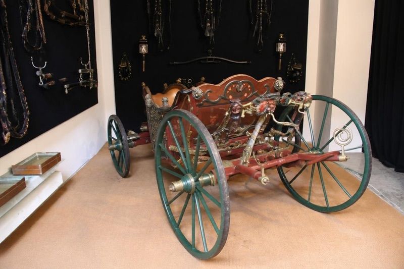Stajnie i Wozownia - Muzeum-Zamek w Łańcucie, atrakcja w pobliżu dworca Łańcut