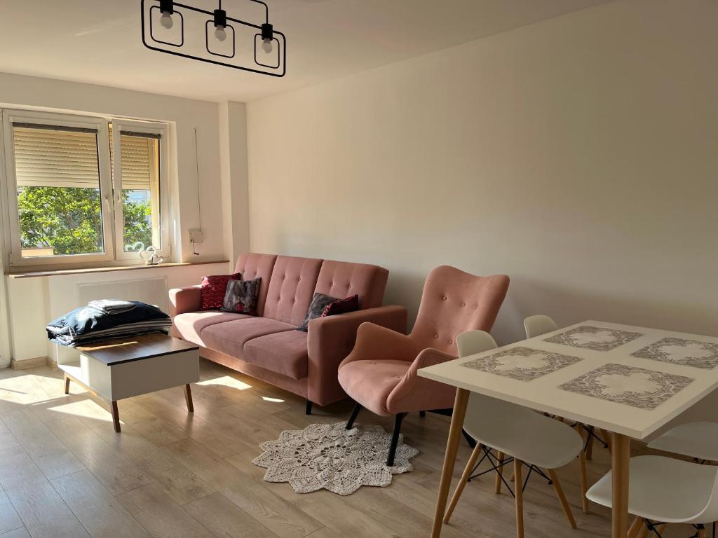 Apartament z balkonem, place to stay near Łask station