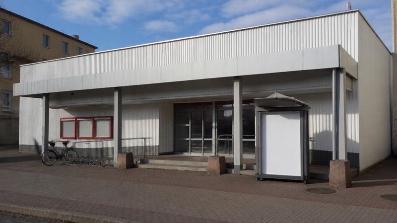 POLOmarket, sklep przy dworcu Leszno