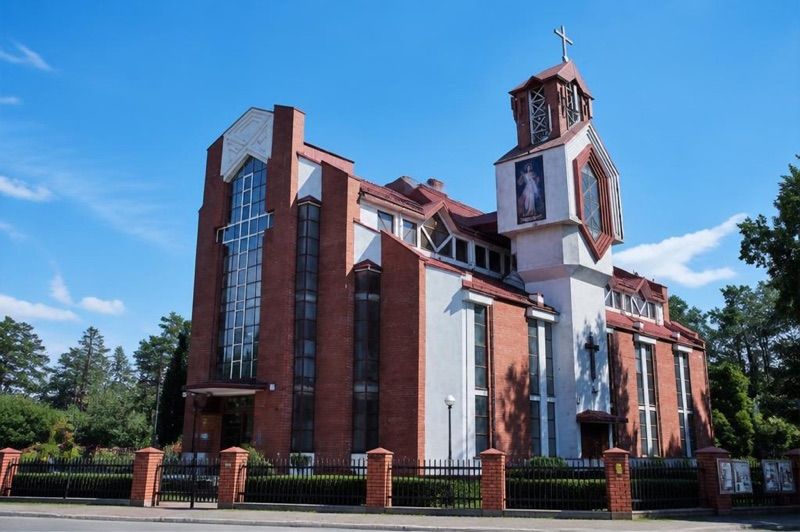 Kościół pw. Niepokalanego Serca NMP i św. Antoniego Marii Klareta, atrakcja w pobliżu dworca Łódź Żabieniec