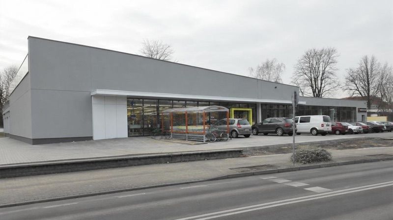Biedronka, sklep przy dworcu Lubartów