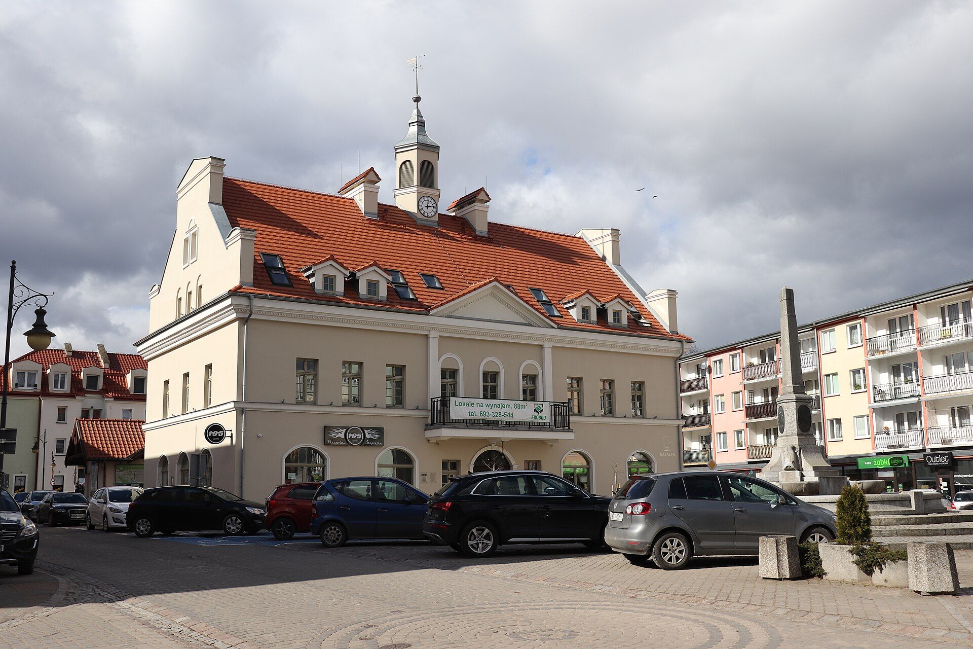 Stary rynek, atrakcja w pobliżu dworca Maków Podhalański