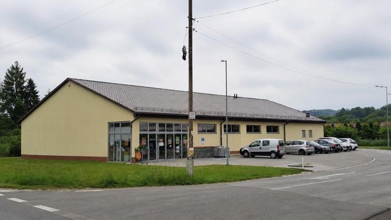 Dino, sklep przy dworcu Maków Podhalański
