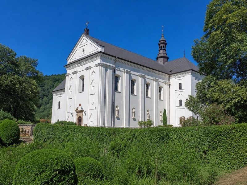 Kościół św. Józefa Oblubieńca NMP w Muszynie, atrakcja w pobliżu dworca Muszyna