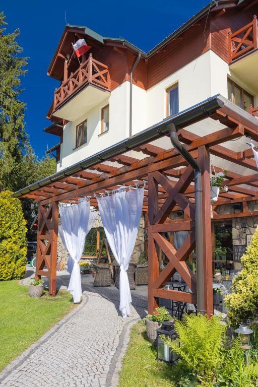 Willa Trela, place to stay near Muszyna station