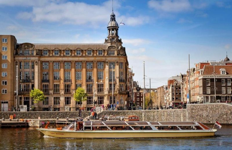 art'otel amsterdam, Powered by Radisson Hotels, hotel blisko dworca Amsterdam Centraal