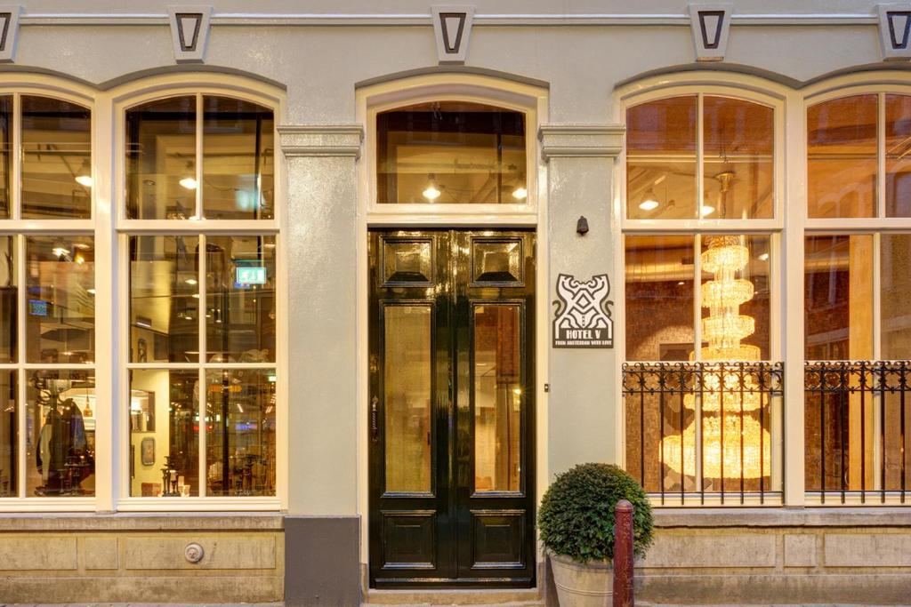 Hotel V Nesplein, place to stay near Amsterdam Centraal station