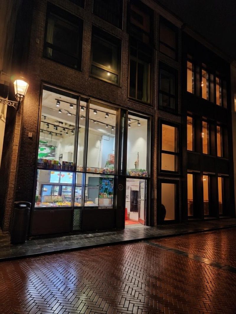 SPAR city A'dam Warmoesstraat, sklep przy dworcu Amsterdam Centraal