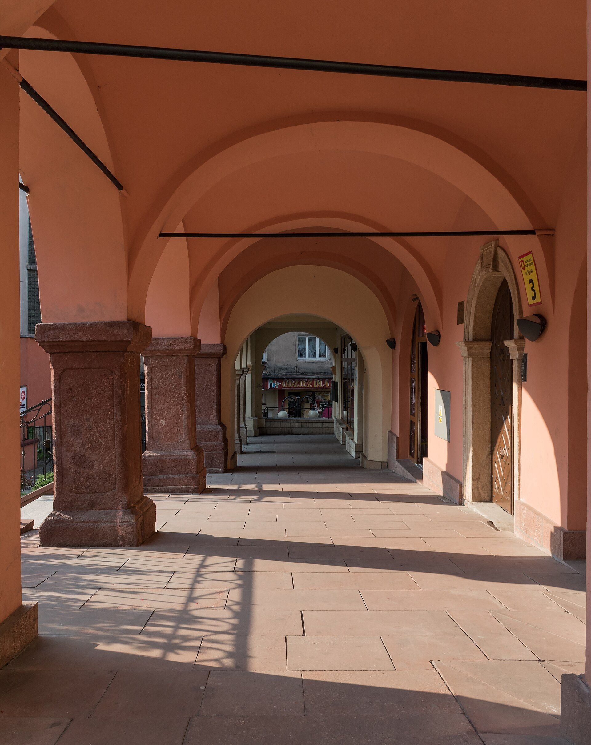 Rynek w Nowej Rudzie, atrakcja w pobliżu dworca Nowa Ruda