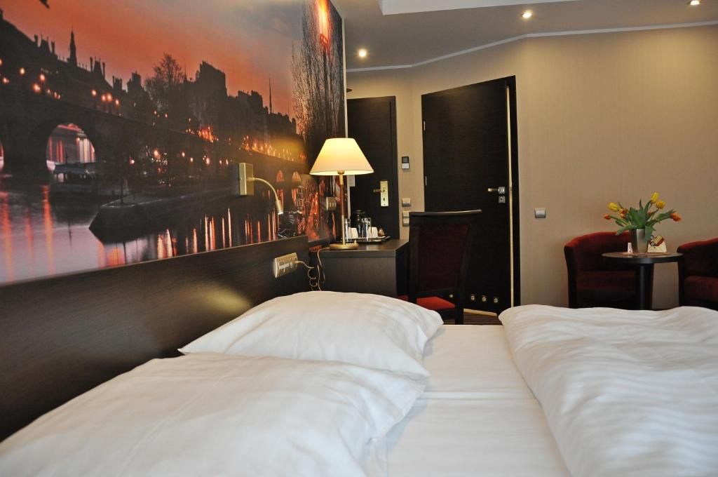 Hotel Atrium, place to stay near Nowy Tomyśl station
