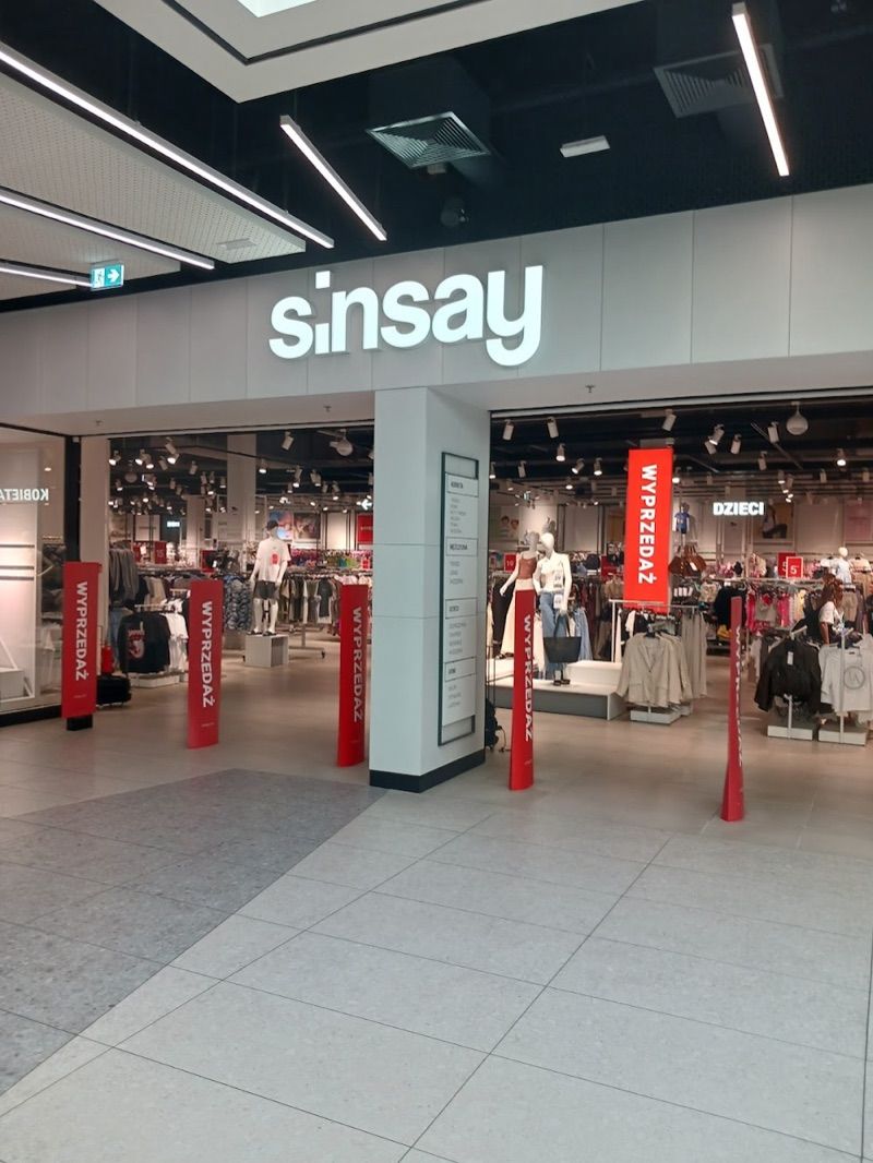 Galeria Handlowa Dekada Nysa, shopping mall near Nysa station