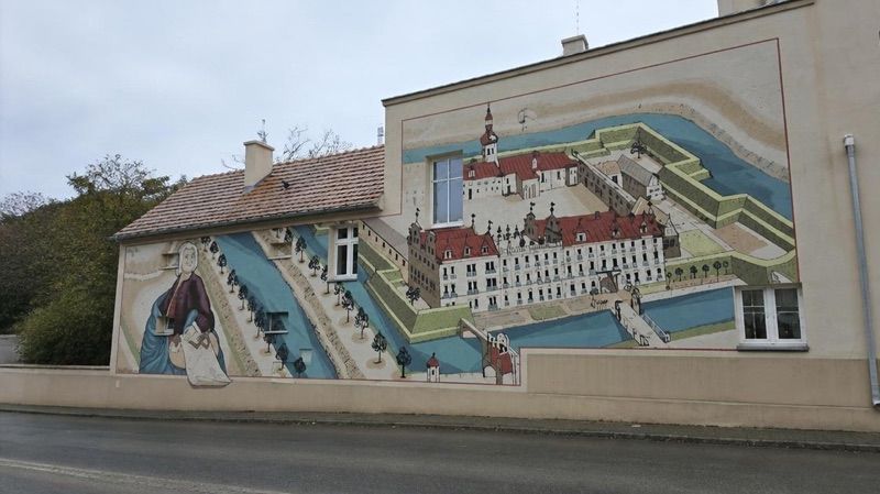 Mural Miasto Oława, atrakcja w pobliżu dworca Oława Zachodnia