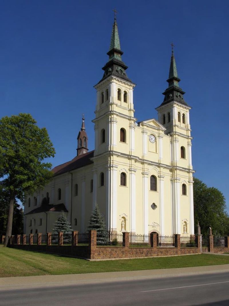 Kościół św. Wojciecha - Sanktuarium MB Staroskrzyńskiej, atrakcja w pobliżu dworca Przysucha