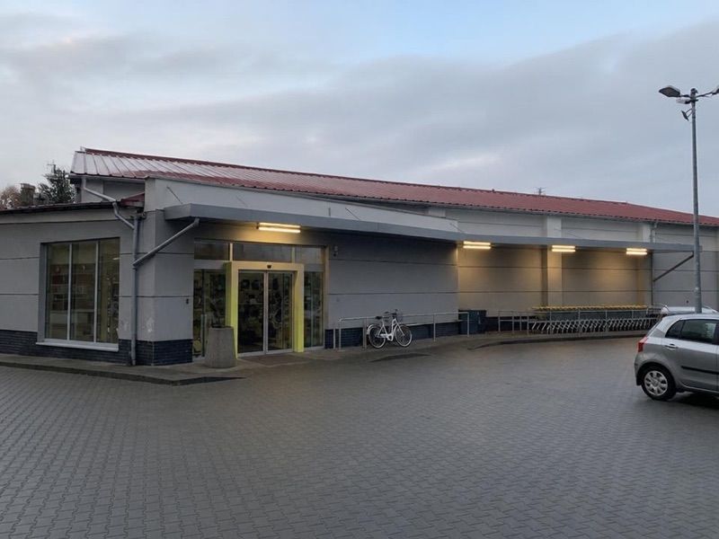 Biedronka, sklep przy dworcu Radomsko