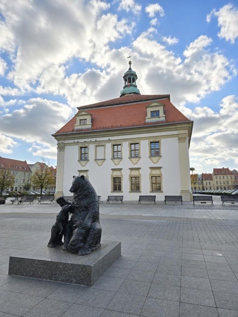 Rynek miasta Rawicz, atrakcja w pobliżu dworca Rawicz