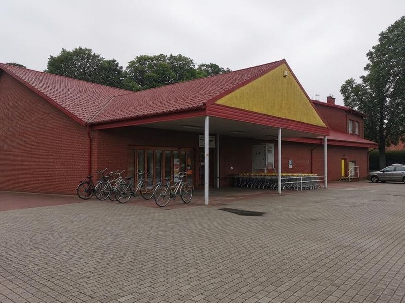 Biedronka, sklep przy dworcu Runowo Pomorskie