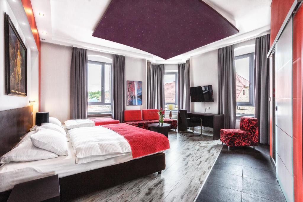 Grand Boutique Hotel - dawny Hotel Kaliski Ratuszowy, place to stay near Rzepin station