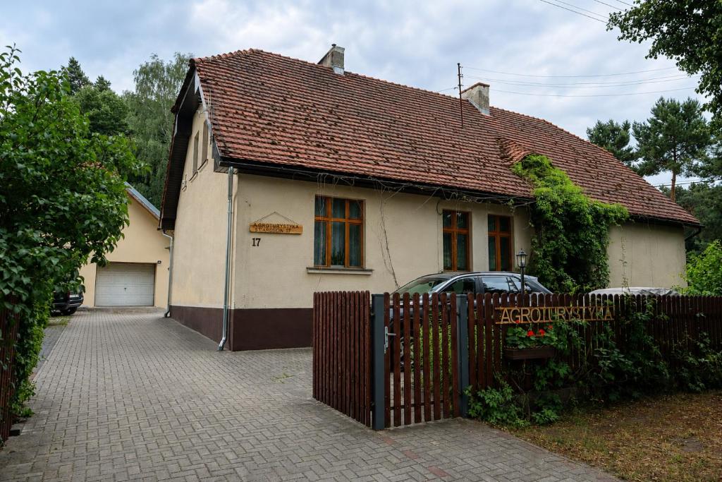 Agroturystyka Staroscin, place to stay near Rzepin station