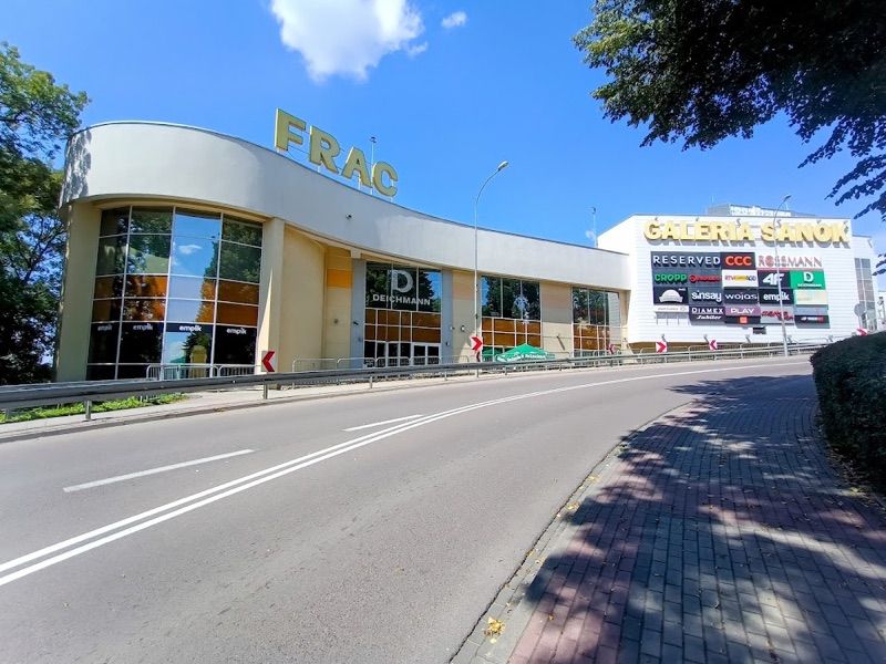 Galeria Sanok, shopping mall near Sanok station