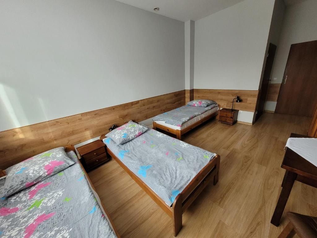 Złota Róża, place to stay near Sędziszów station