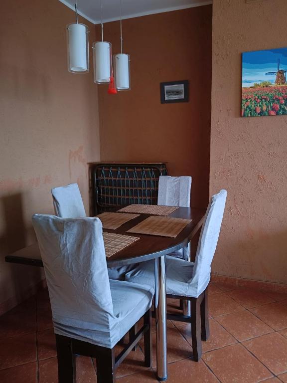 Przytulne i atrakcyjne mieszkanie z pełnym wyposażeniem, dwa pokoje, place to stay near Skarżysko-Kamienna station