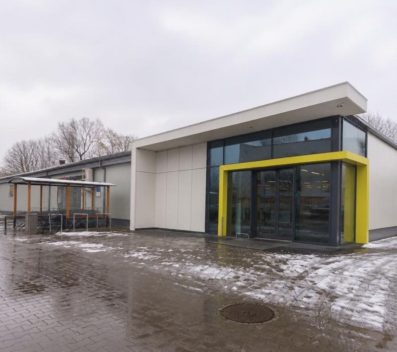Biedronka, sklep przy dworcu Skarżysko-Kamienna