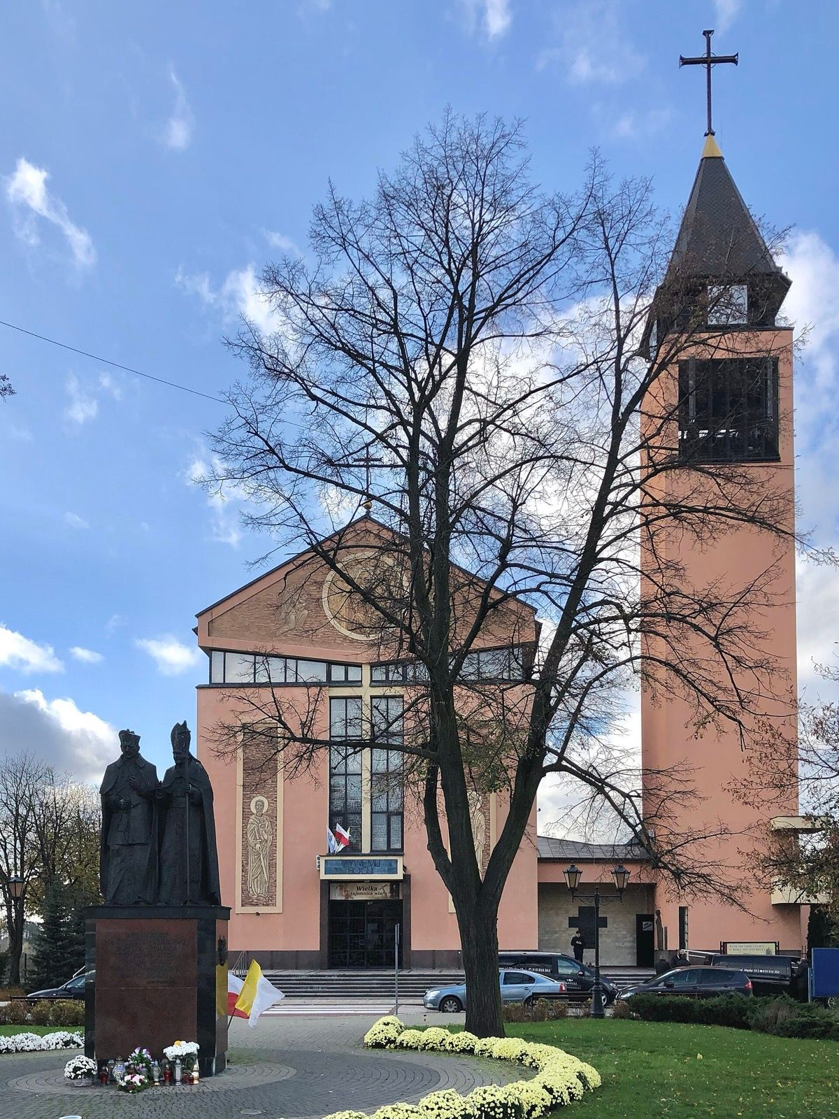 Kościół św. Wawrzyńca Sochaczew, atrakcja w pobliżu dworca Sochaczew