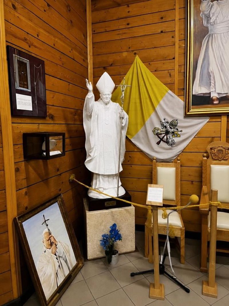 Mini muzeum Jana Pawła II, atrakcja w pobliżu dworca Stary Sącz