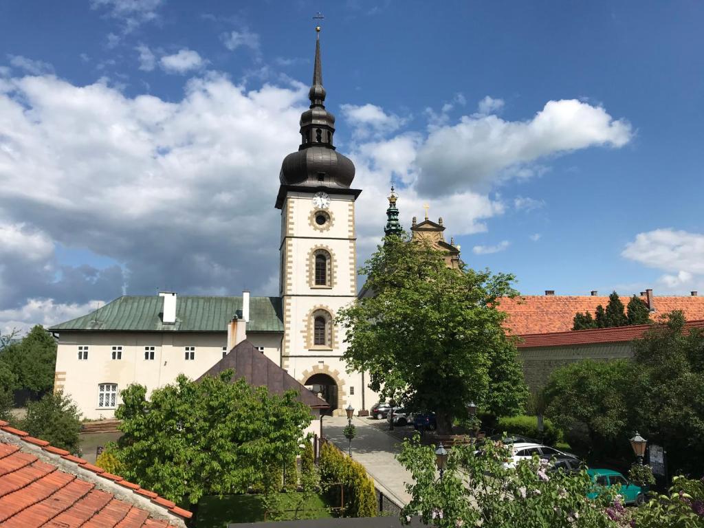 Noclegi U Bram Klasztoru, place to stay near Stary Sącz station